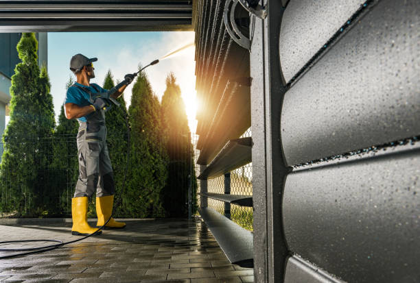 Best Deck Pressure Washing  in Roundup, MT